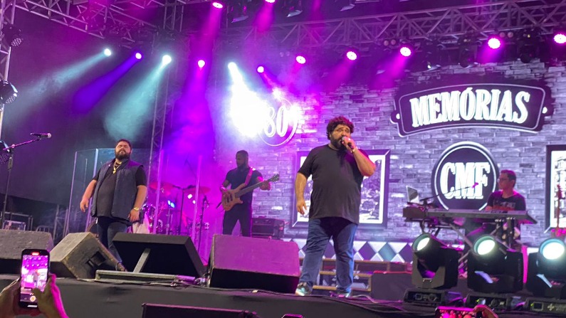 César Menotti & Fabiano e Gabi Martins se apresentam em Ipatinga
